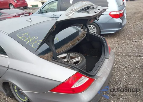 2010 Mercedes-Benz Cls 550 z USA, uszkodzony, nr VIN WDDDJ7CB3AA161674